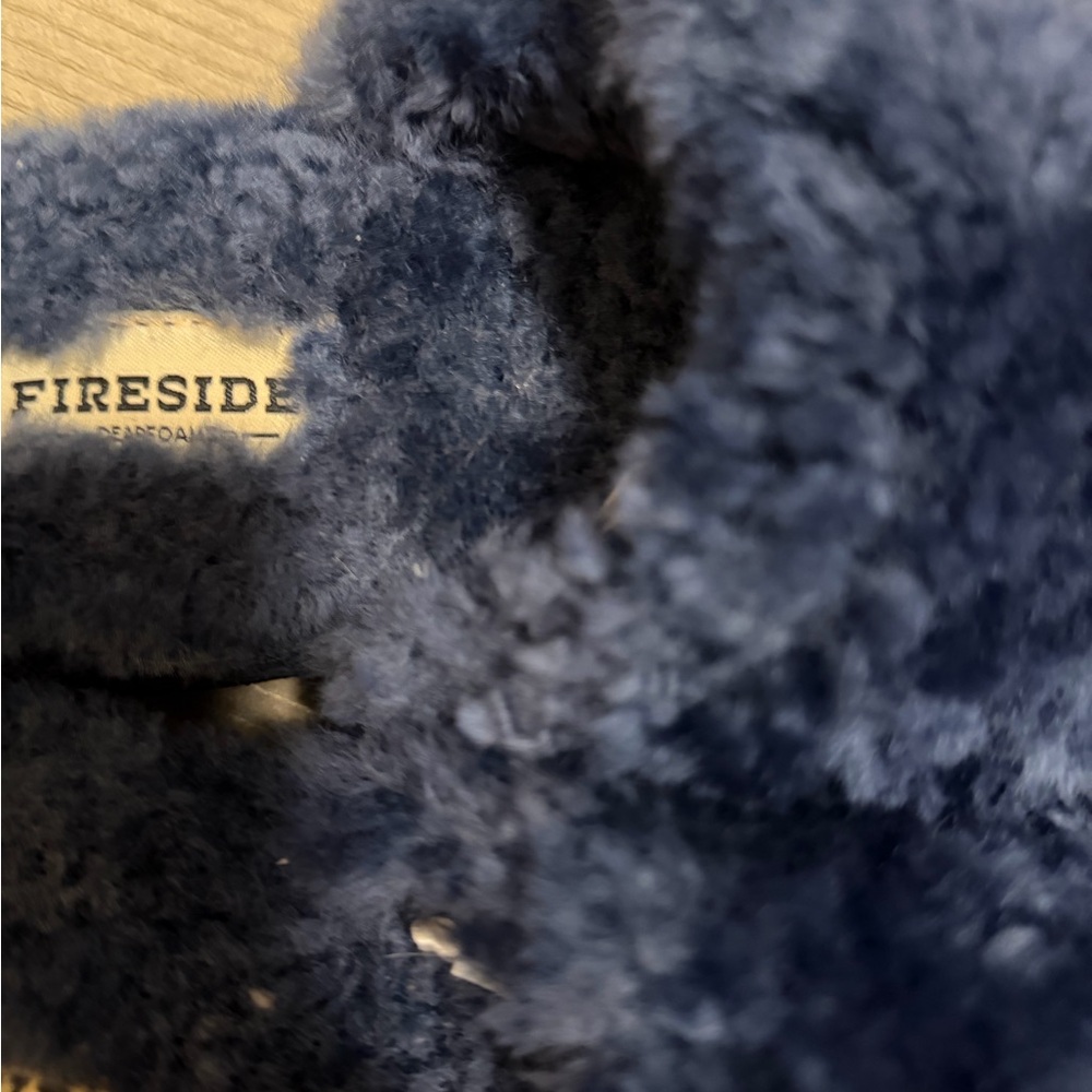 Cozy Blue Dearfoams Women’s Slippers 8 - Picture 3 of 5